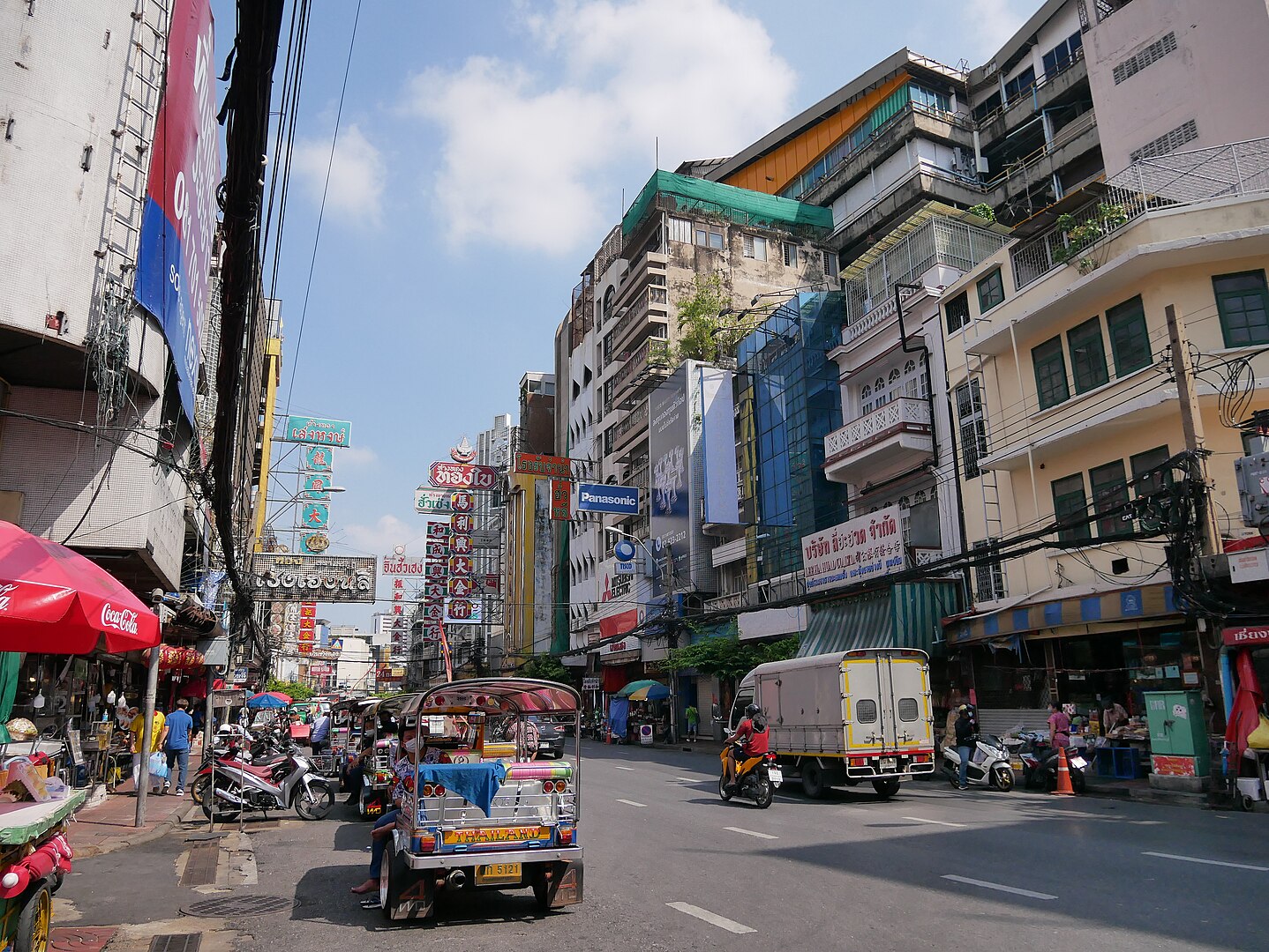 Regulile vestimentare pe care turiștii trebuie să le respecte în orașele din Thailanda