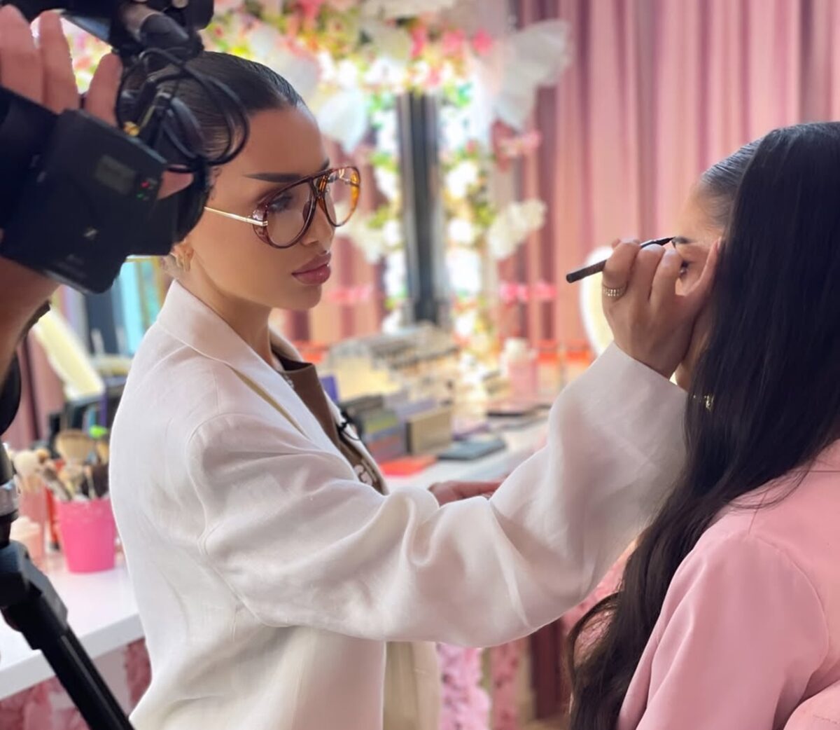 Ce tip de machiaj se poartă la evenimentele din 2026. Tendințele marchează o schimbare clară de direcție