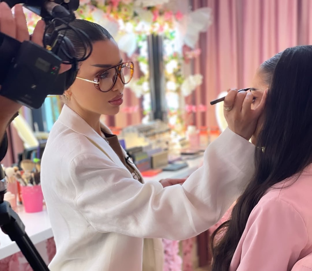 Ce tip de machiaj se poartă la evenimentele din 2026. Tendințele marchează o schimbare clară de direcție