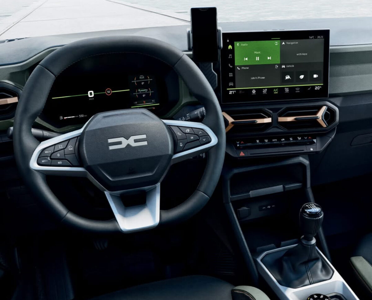 Noul C-Neo, dezvăluit accidental de autoritățile franceze. Modelul semnat de Dacia va concura cu Skoda Octavia