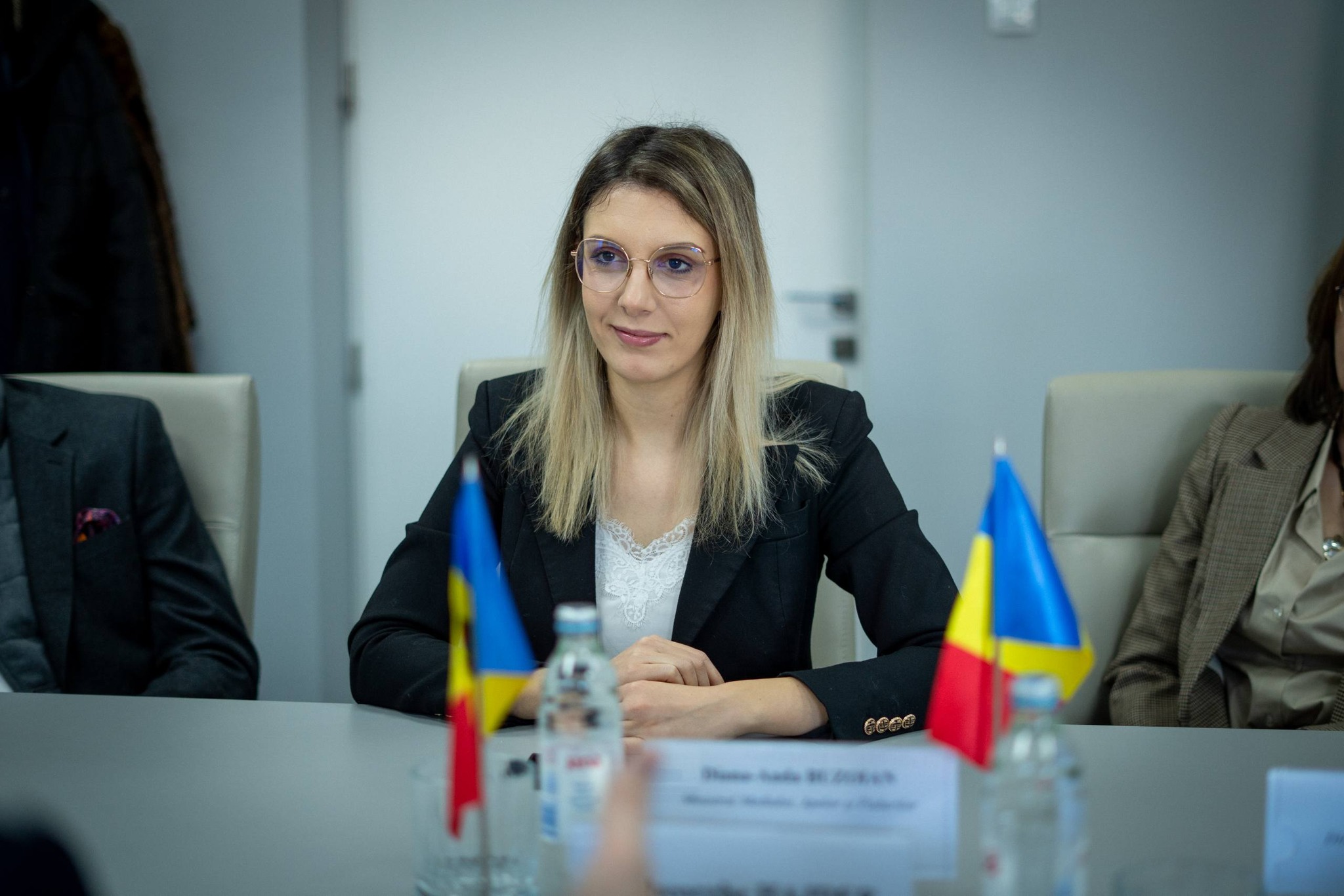 „Pilele” din Ministerul Mediului. Cum ar ajunge apropiați de partid și activiști politici în funcții-cheie la stat