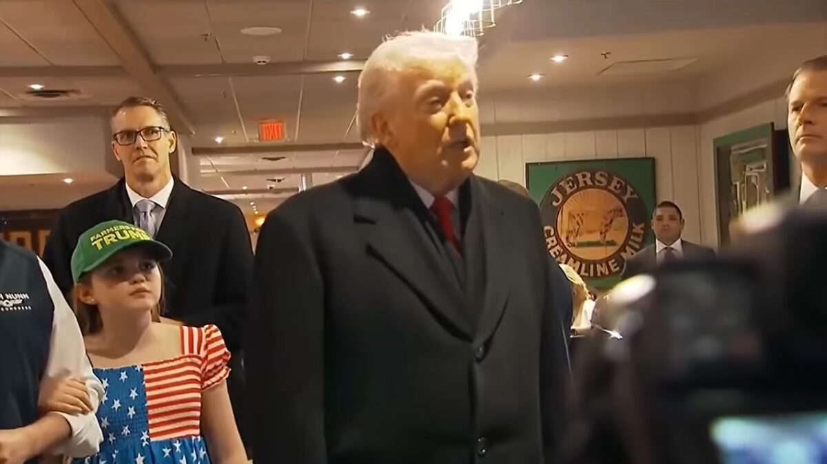 Gest surprinzător al lui Donald Trump în timpul unei opriri neprogramate în Iowa