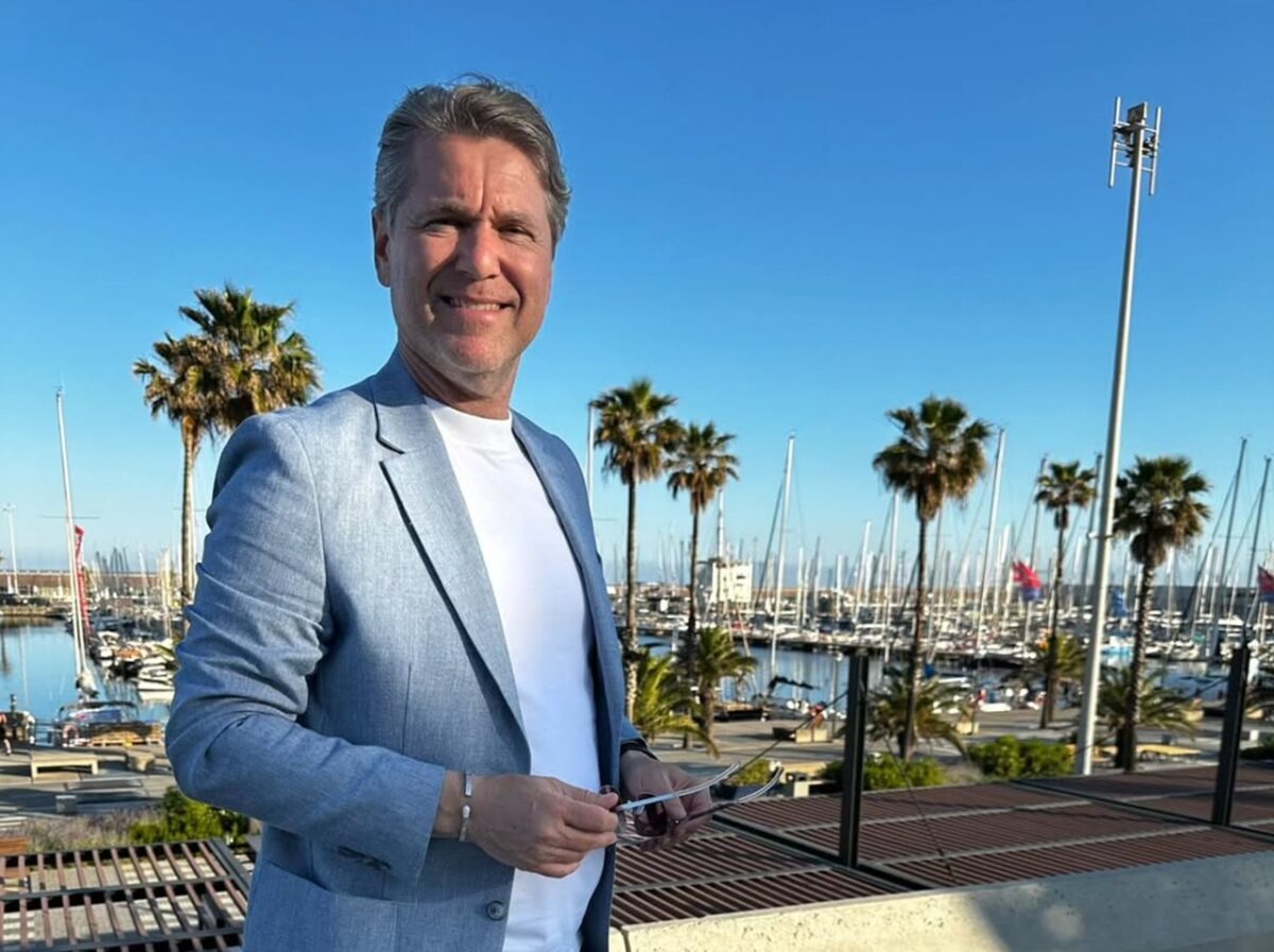 Florin Răducioiu a petrecut noaptea de Revelion alături de o blondă cunoscută la Milano