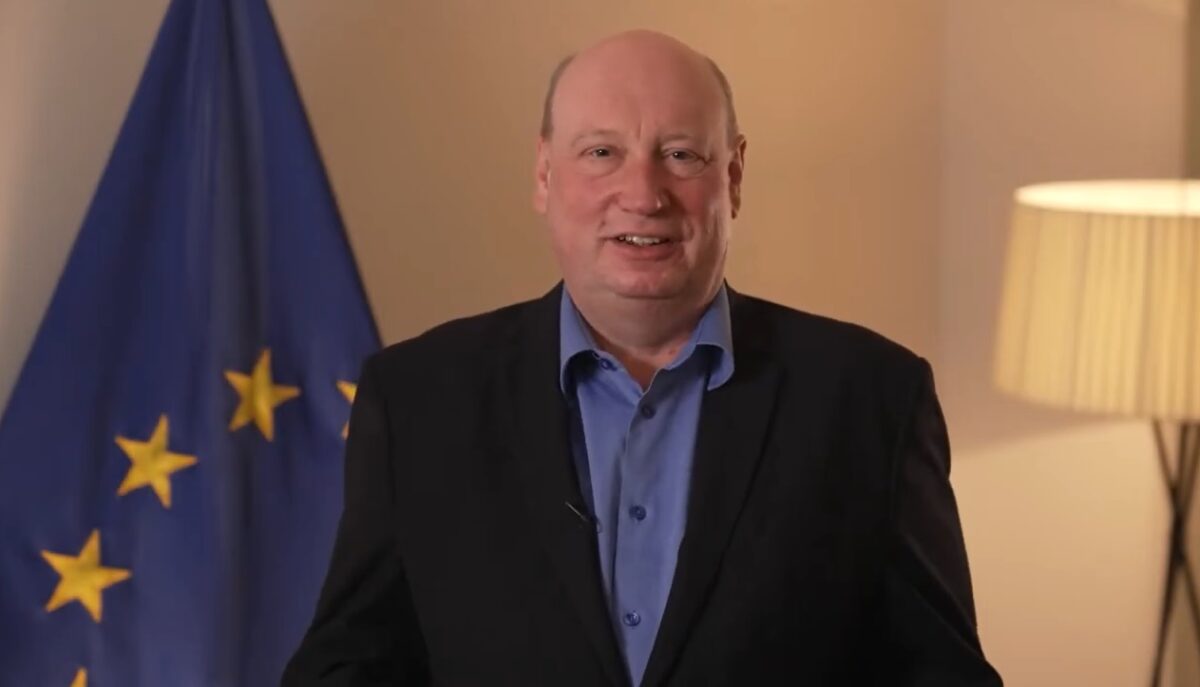 Un oficial-cheie al UE, vizat de o procedură disciplinară internă