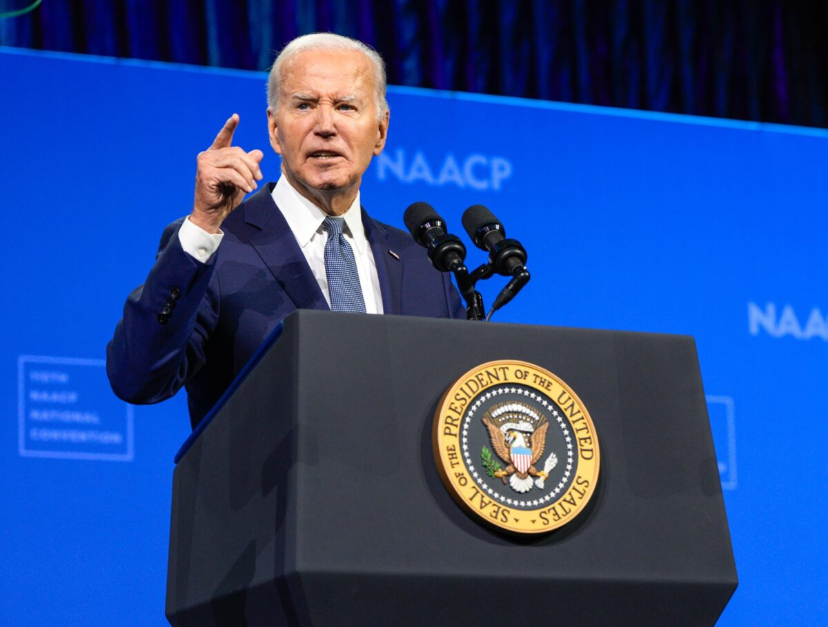 Joe Biden condamnă evenimentele din Minneapolis: „Nu suntem o națiune care își împușcă cetățenii pe stradă”