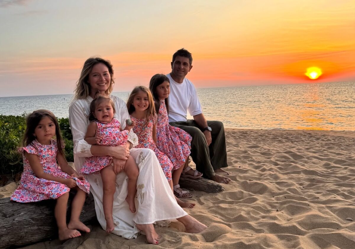 Laura Cosoi, însărcinată din nou. Actrița va deveni mamă pentru a cincea oară