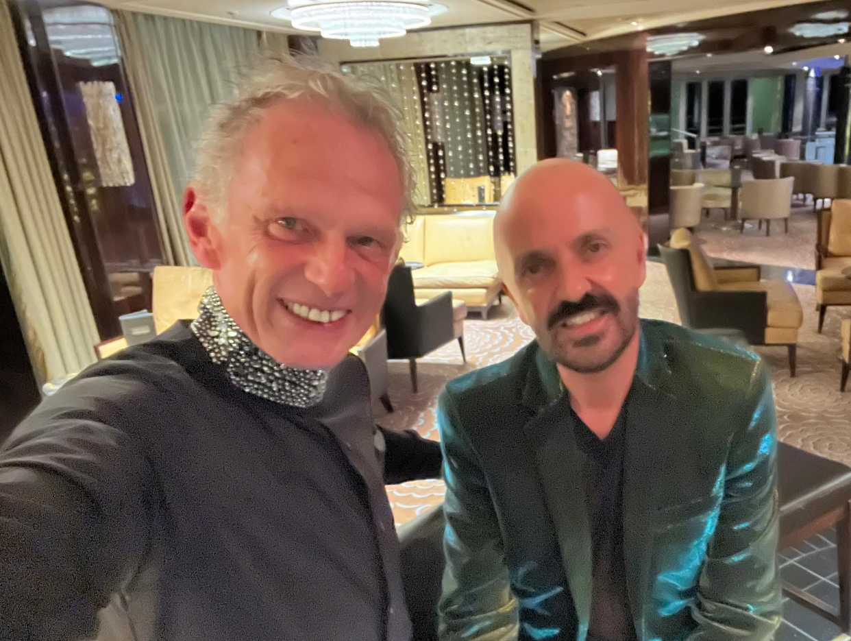 Pățanie ca-n filme. Prin ce a trecut Leonard Miron în aeroport