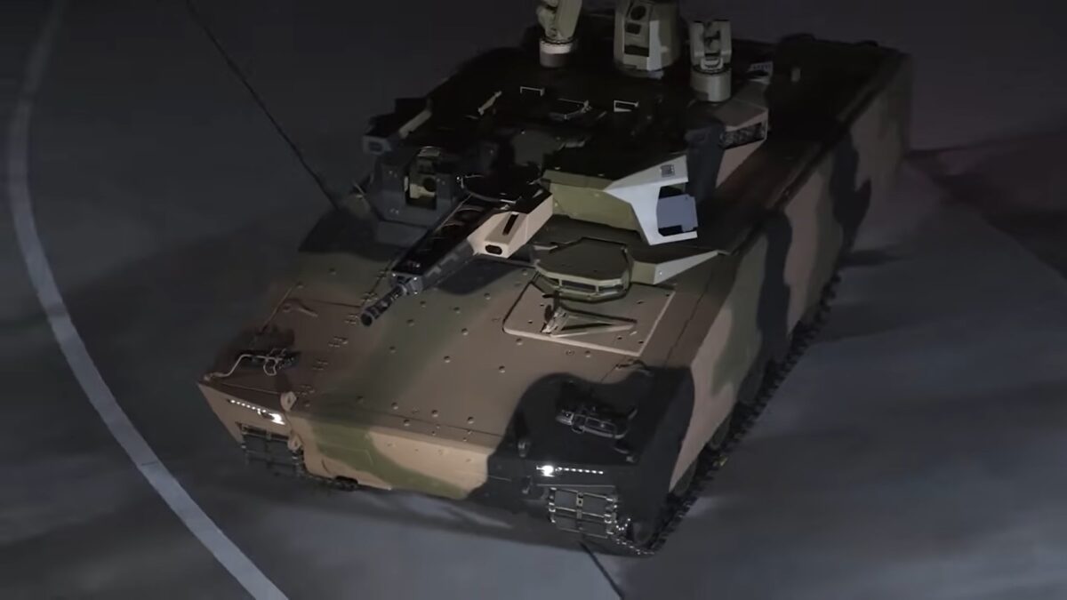Primele transportoare Rheinmetall Lynx KF41 furnizate de Germania sosesc pe frontul din Ucraina