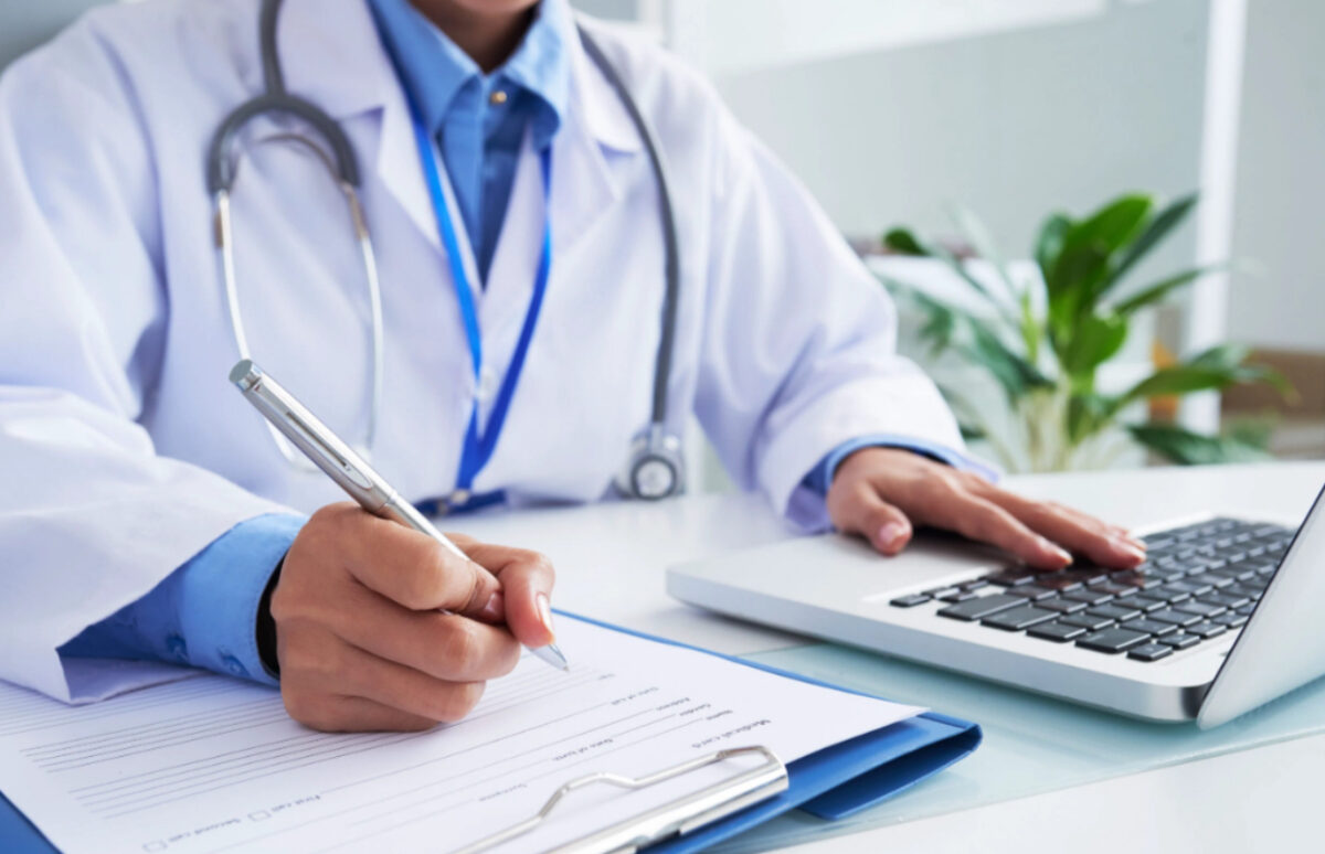 Consultații și analize gratuite. CNAS a actualizat Ghidul asiguratului, cine sunt beneficiarii