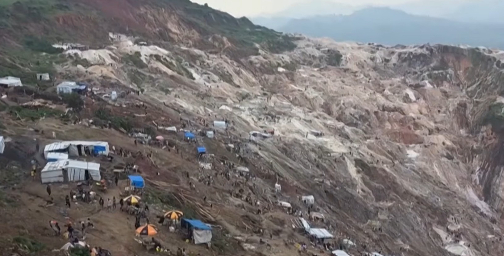 Peste 200 de persoane au murit, după prăbușirea unei mine din Congo