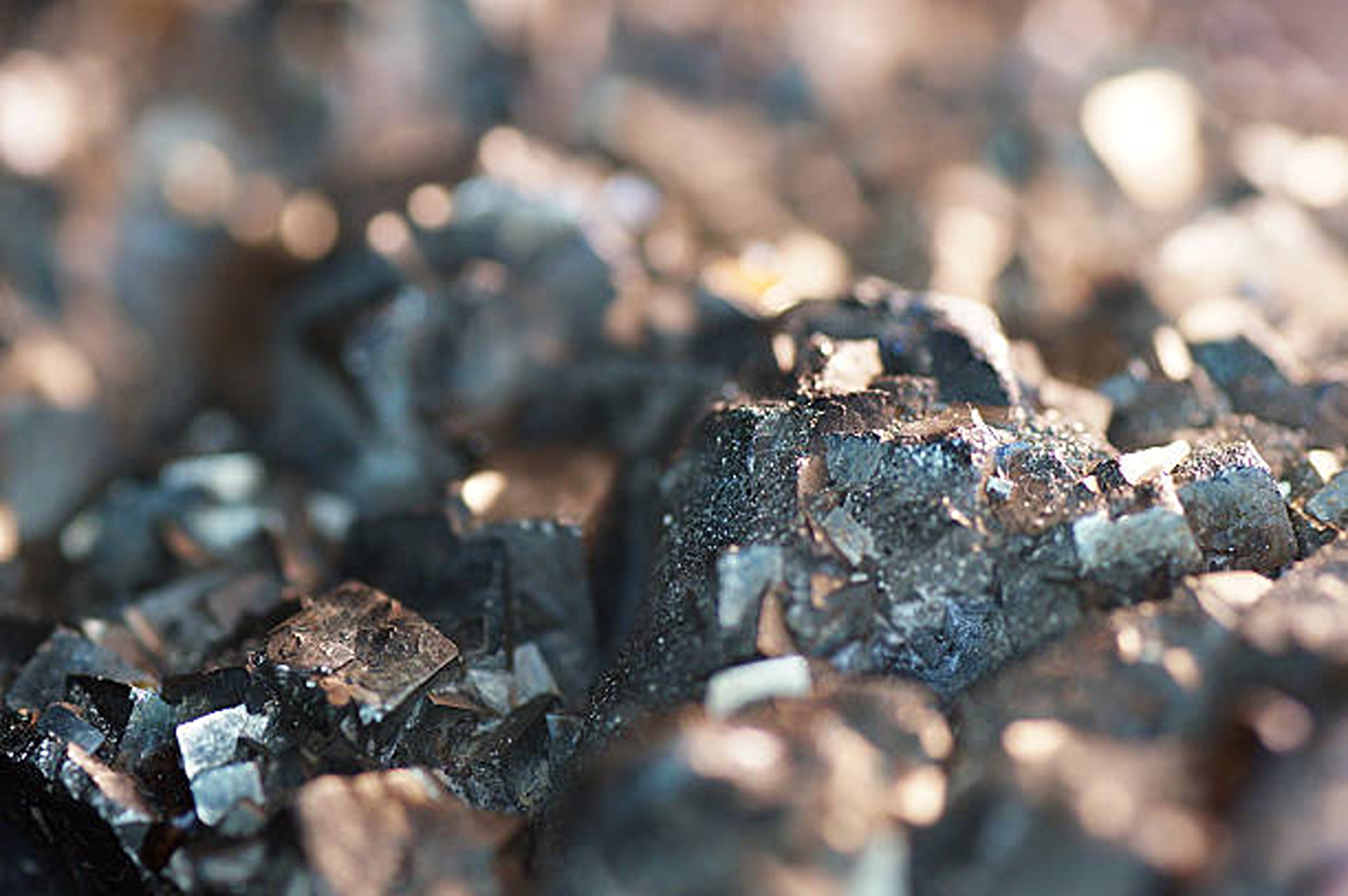 Descoperire unică în geologie: mineral necunoscut identificat în China