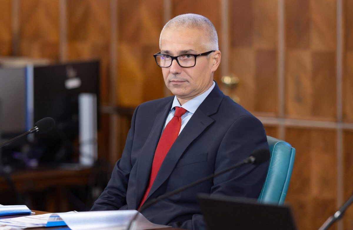 Fifor: Numai un naiv ar crede că subiectul atacului asupra lui Radu Marinescu este o teză de doctorat veche de 17 ani