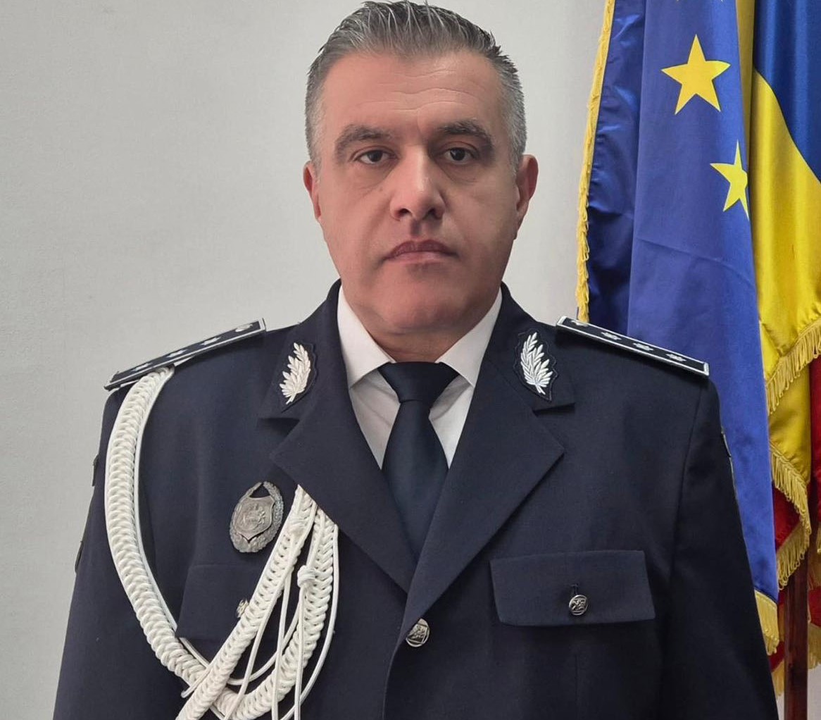 Șeful IPJ Dolj a murit la birou, la 51 de ani. Comisarul-șef Marius-Daniel Mîrzacu ar fi suferit un infarct