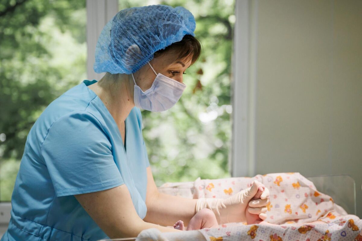 38 de copii născuți în prima zi din 2026 în Republica Moldova. Statul majorează indemnizația la naștere