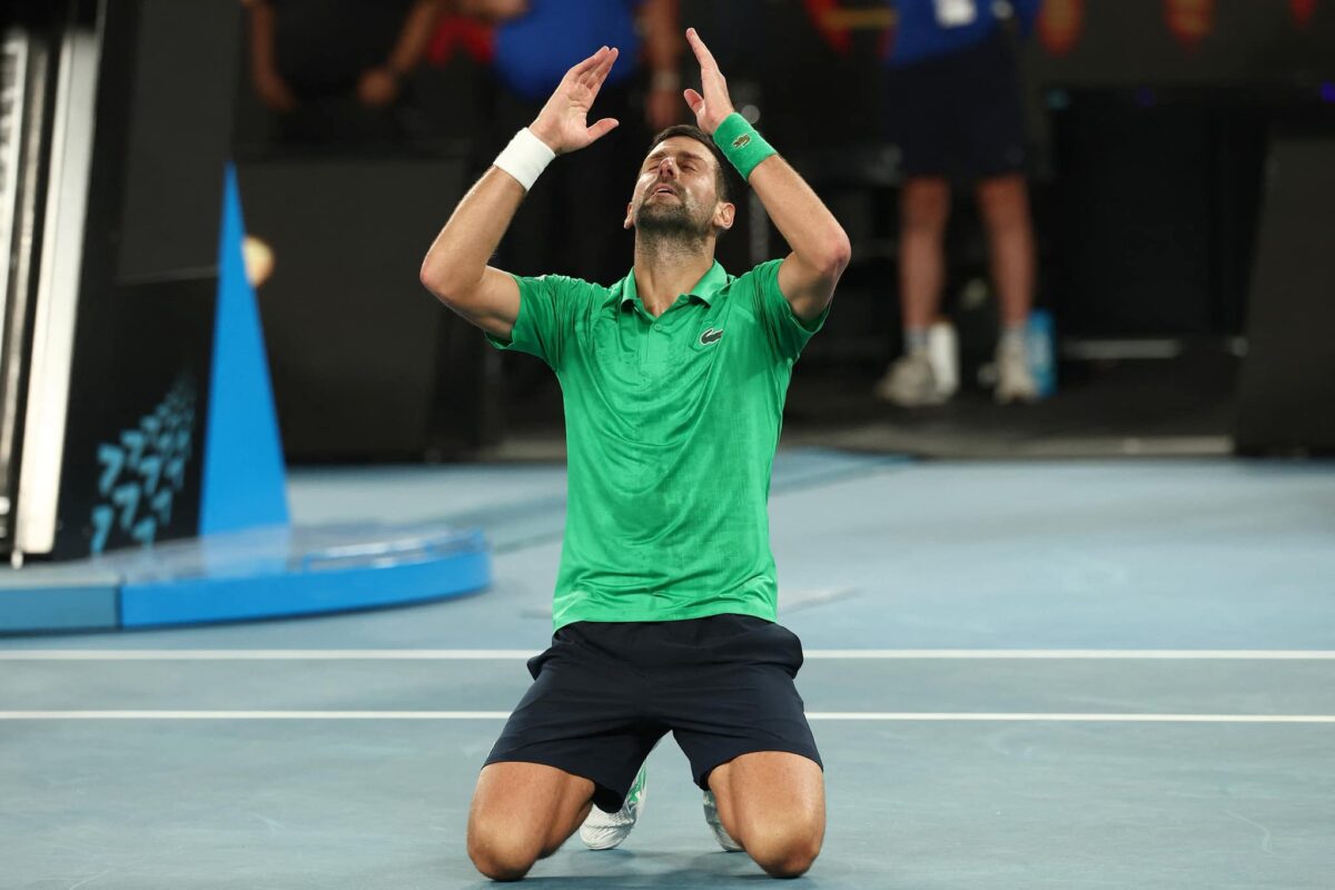 Djokovici triumfă în fața lui Sinner, după un maraton de cinci seturi. Va juca a 11-a finală la Australian Open cu Alcaraz. Update