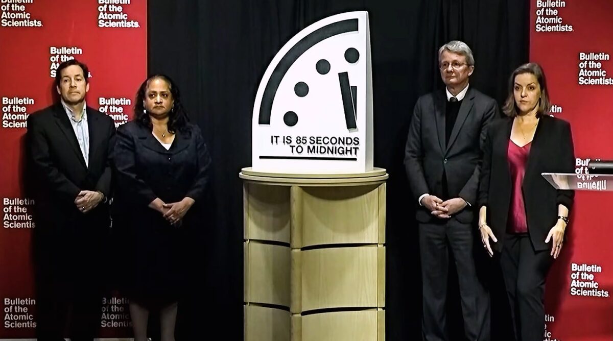 Orologiul Apocalipsei, mai aproape ca niciodată de miezul nopții. Ce a cauzat schimbarea 