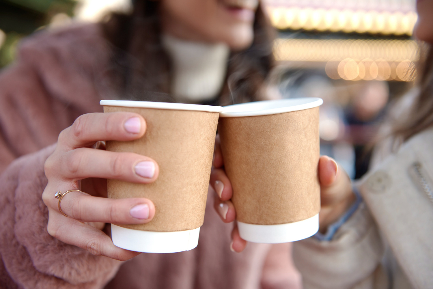 Cafea sau Ceai? Ghidul complet pentru energia de dimineață. Ce spun experții și biologia