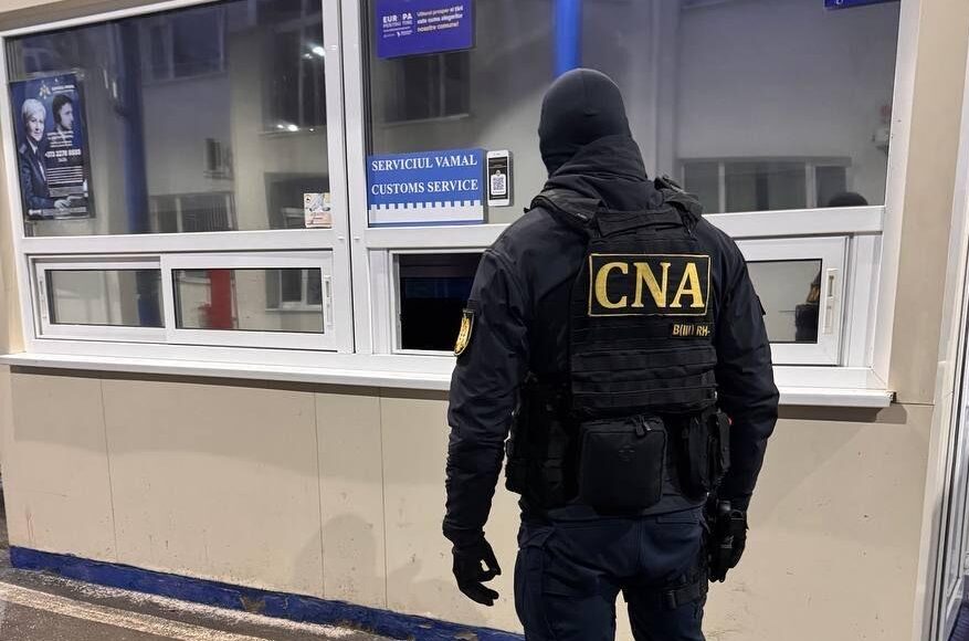 Corupție la Vama Giurgiulești. Doi angajați cercetați pentru mită de la transportatori