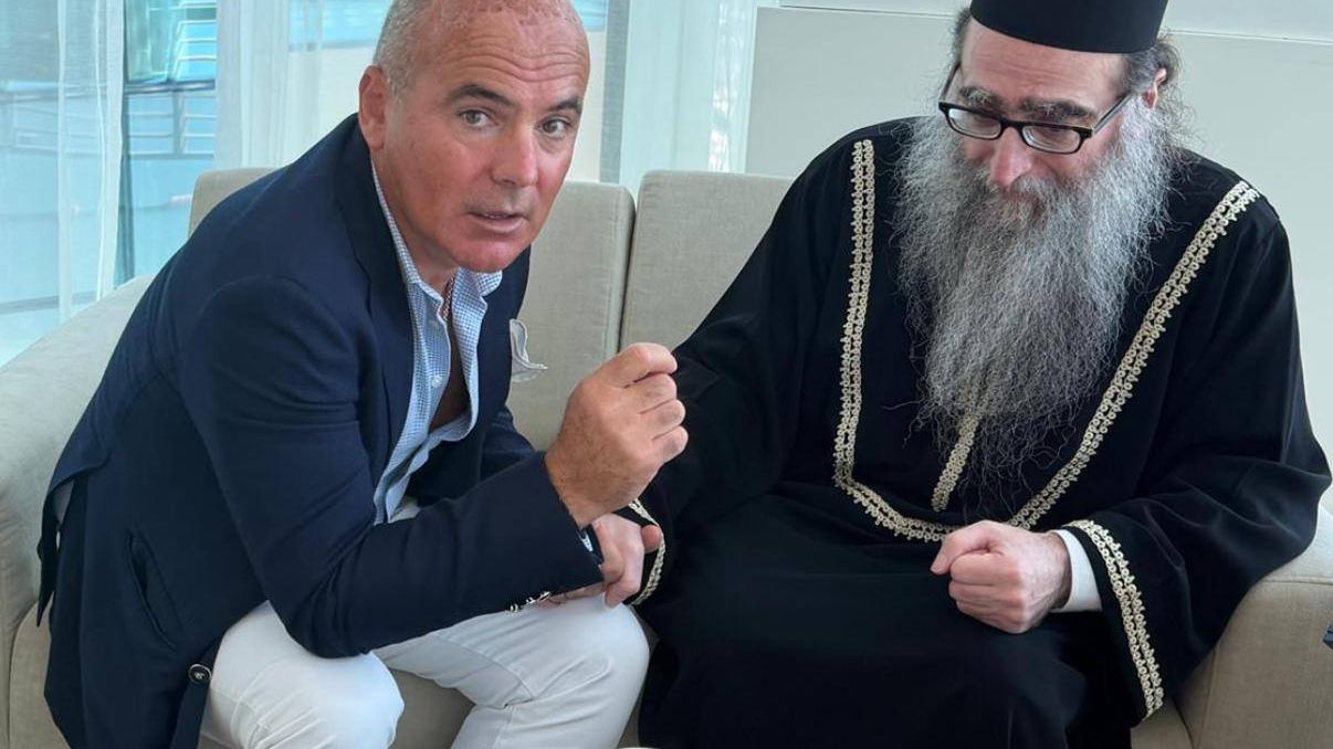 Diplomație și spiritualitate: Rareș Bogdan, întâlnire de peste o oră și jumătate cu celebrul Rabin Yoshiyahu Pinto