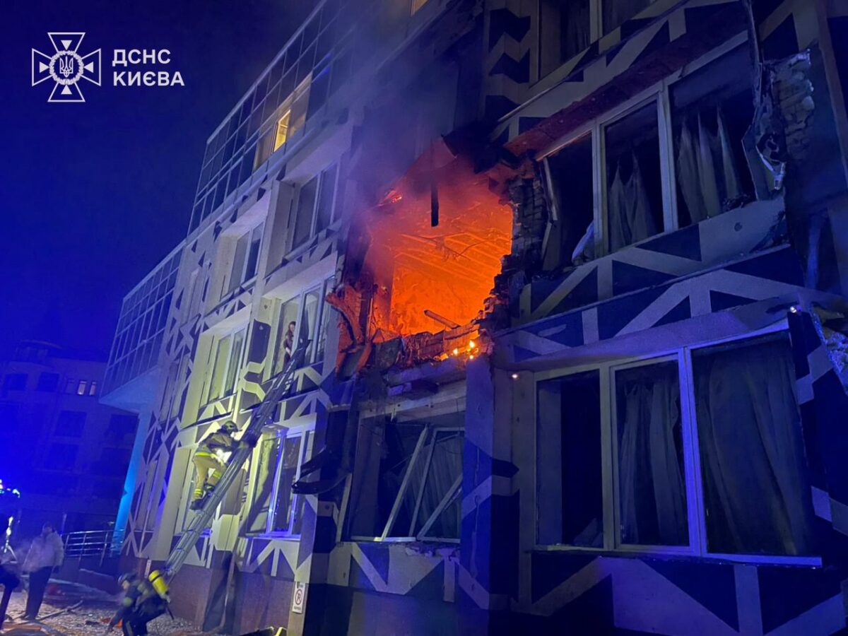 Atac aerian de amploare în Kiev. Patru morți și 19 răniți după loviturile rusești. Ambasada Qatarului, lovită. Update