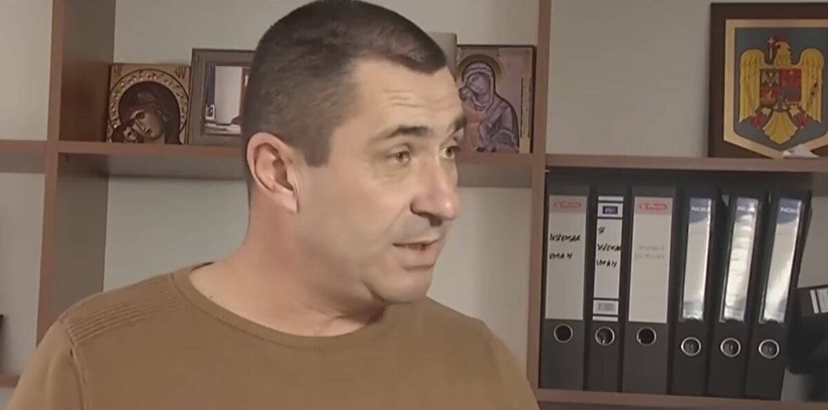 Primarul din Izvoarele, acuzat că i-ar fi trimis poze indecente unei fete de 13 ani, reținut