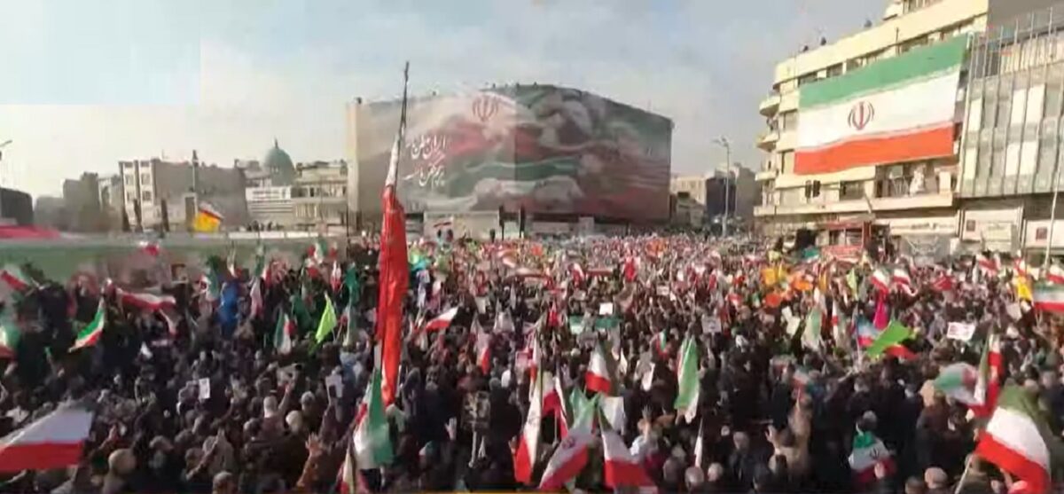 Armele de foc, folosite în timpul protestelor din Iran. Surse medicale vorbesc despre răni grave