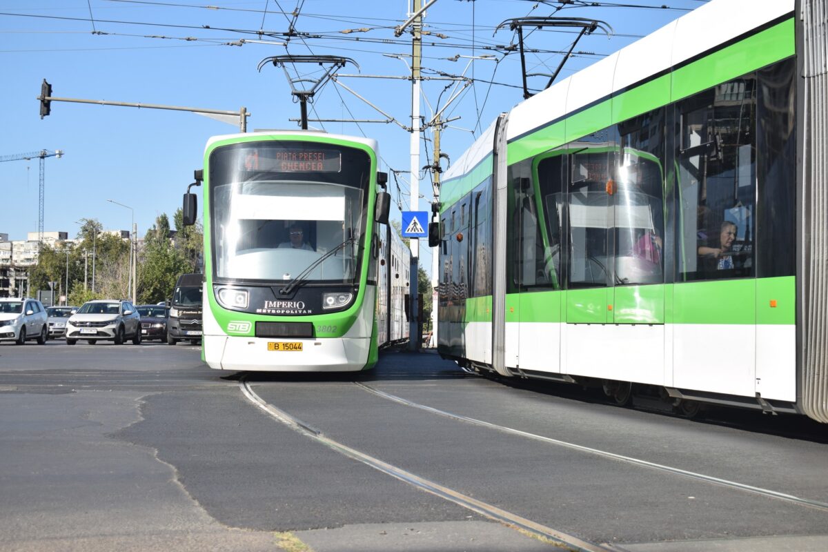 Încep lucrările de reabilitare a șinelor de tramvai din București, pe mai multe segmente. Ce se va întâmpla cu traficul rutier