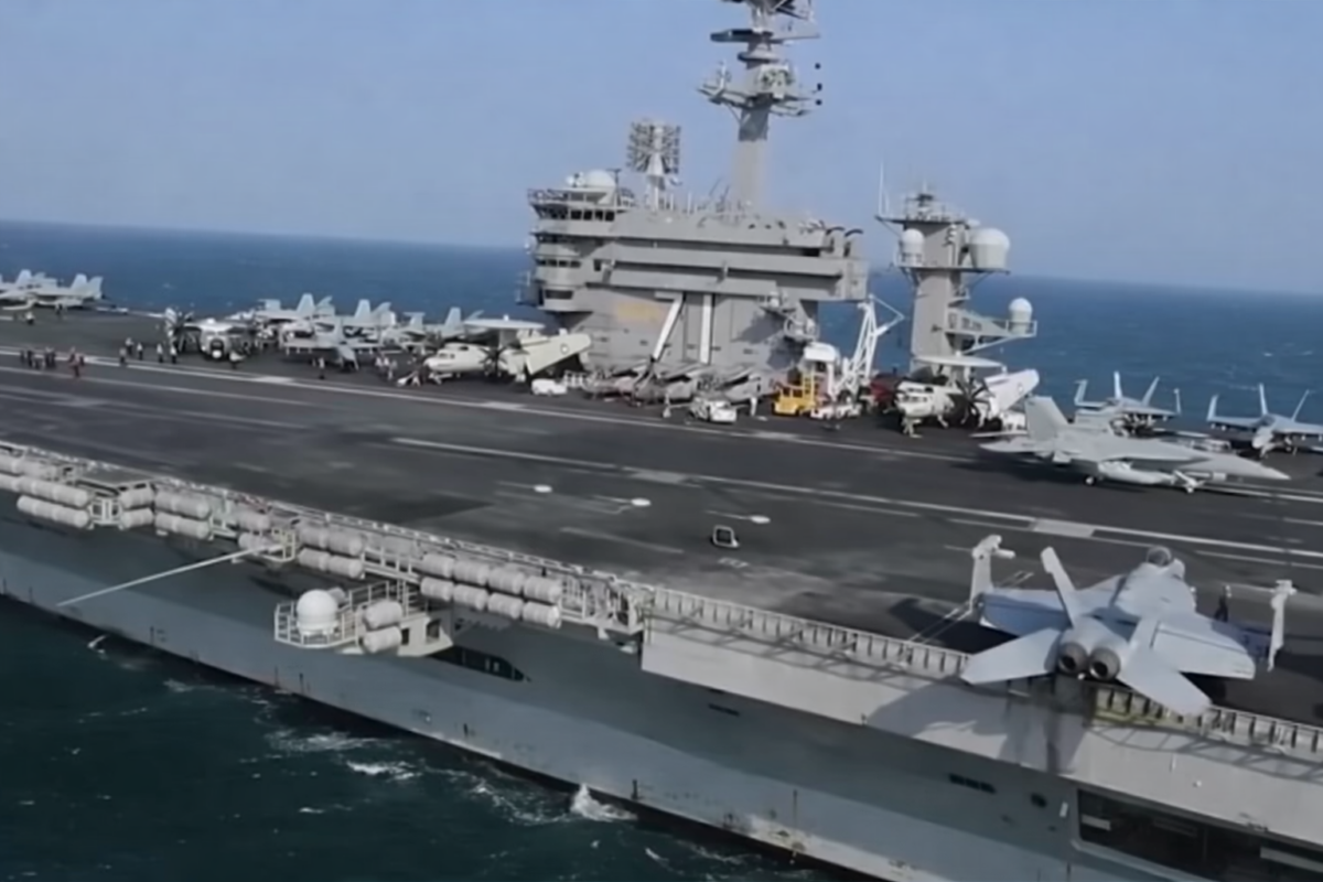 SUA își consolidează prezența militară lângă Iran. USS Abraham Lincoln a intrat în apele Orientului Mijlociu