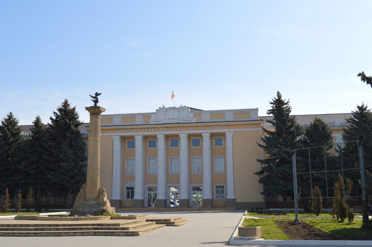 Universitatea din Cahul, absorbită de Universitatea Tehnică. Guvernul promite investiții, studenții nemulțumiți de decizie