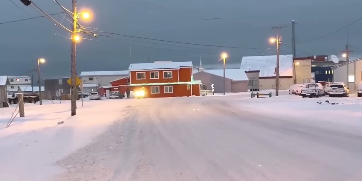 Utqiagvik, orașul din Alaska unde soarele dispare luni întregi și revine abia la finalul lunii ianuarie
