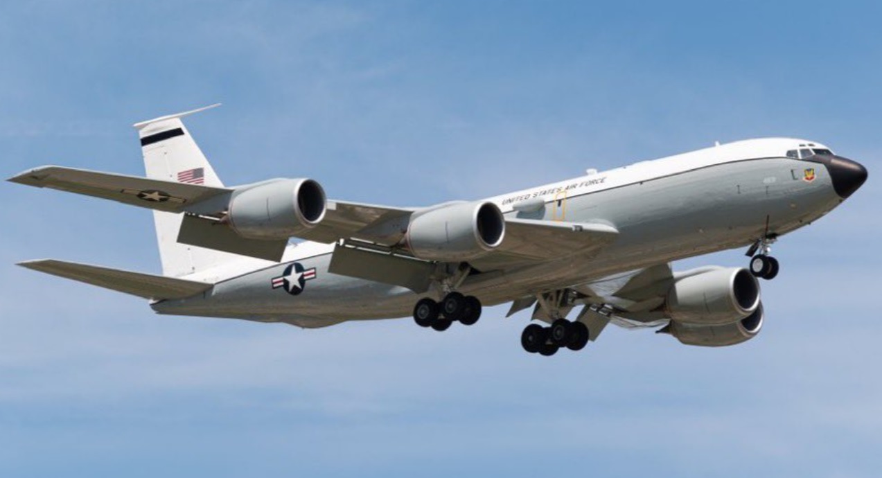 Aeronava care caută urme radioactive, trimisă în Europa pe fondul escaladării cu Iranul