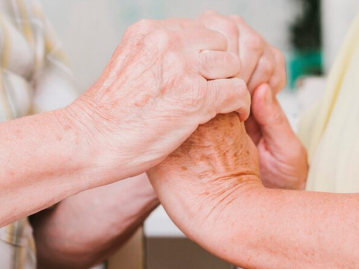 Doi bătrâni, găsiți înghețați în locuință, după ce opriseră căldura