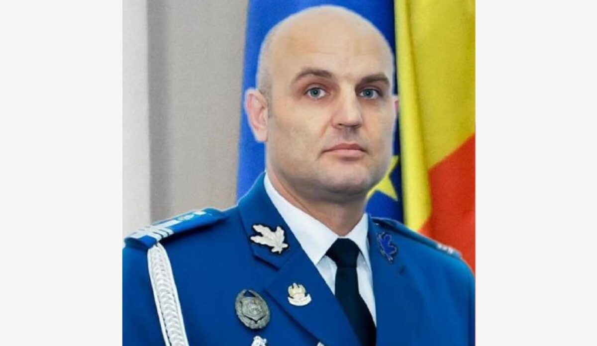 Șeful Jandarmeriei Capitalei, avansat în grad de Nicușor Dan. Marius Cezar a fost făcut general