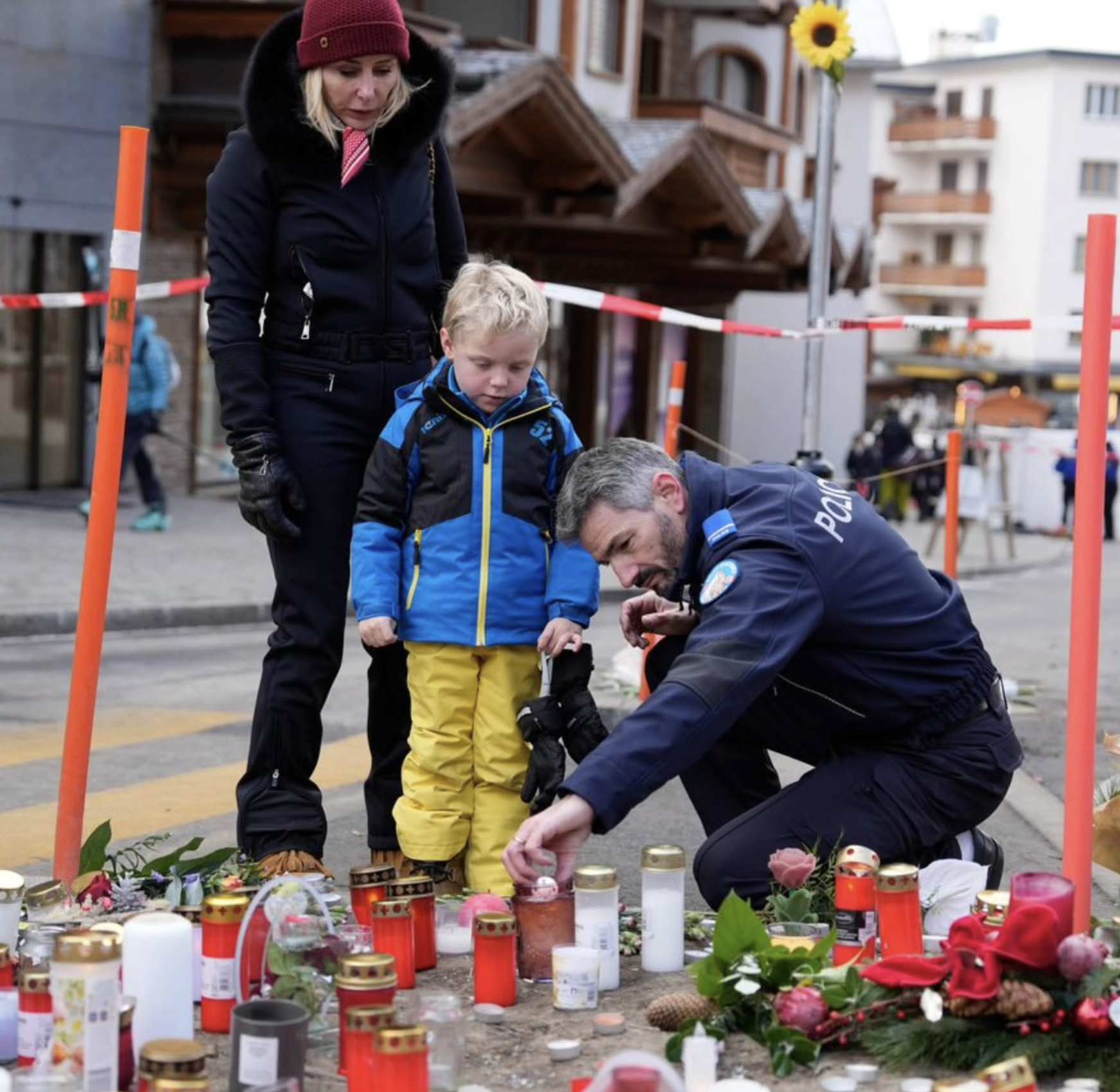 Un fals pompier s-a infiltrat, luni de zile, printre familiile victimelor incendiului de la Crans-Montana. Cum a fost dat în vileag
