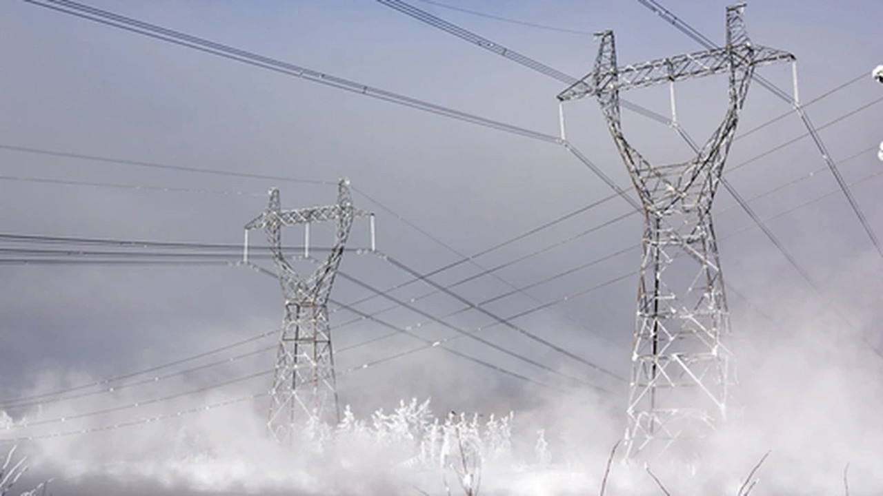 Problema a fost remediată. Toți consumatorii din Republica Moldova reconectați la energie electrică după pana masivă