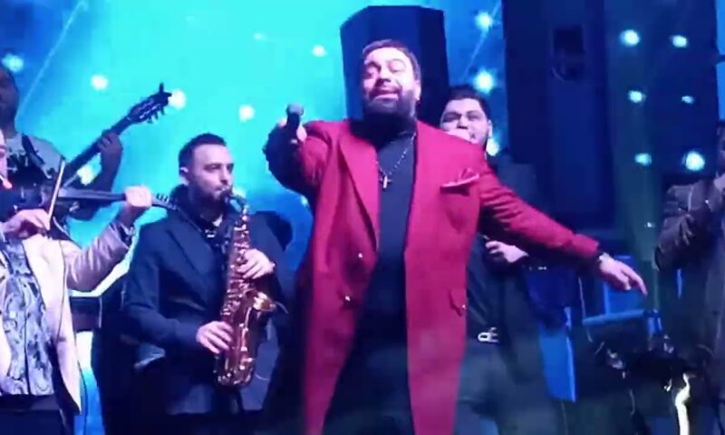 Florin Salam a ajuns la spital după ce i s-a făcut rău pe scenă. Artistul susține că ar fi fost otrăvit