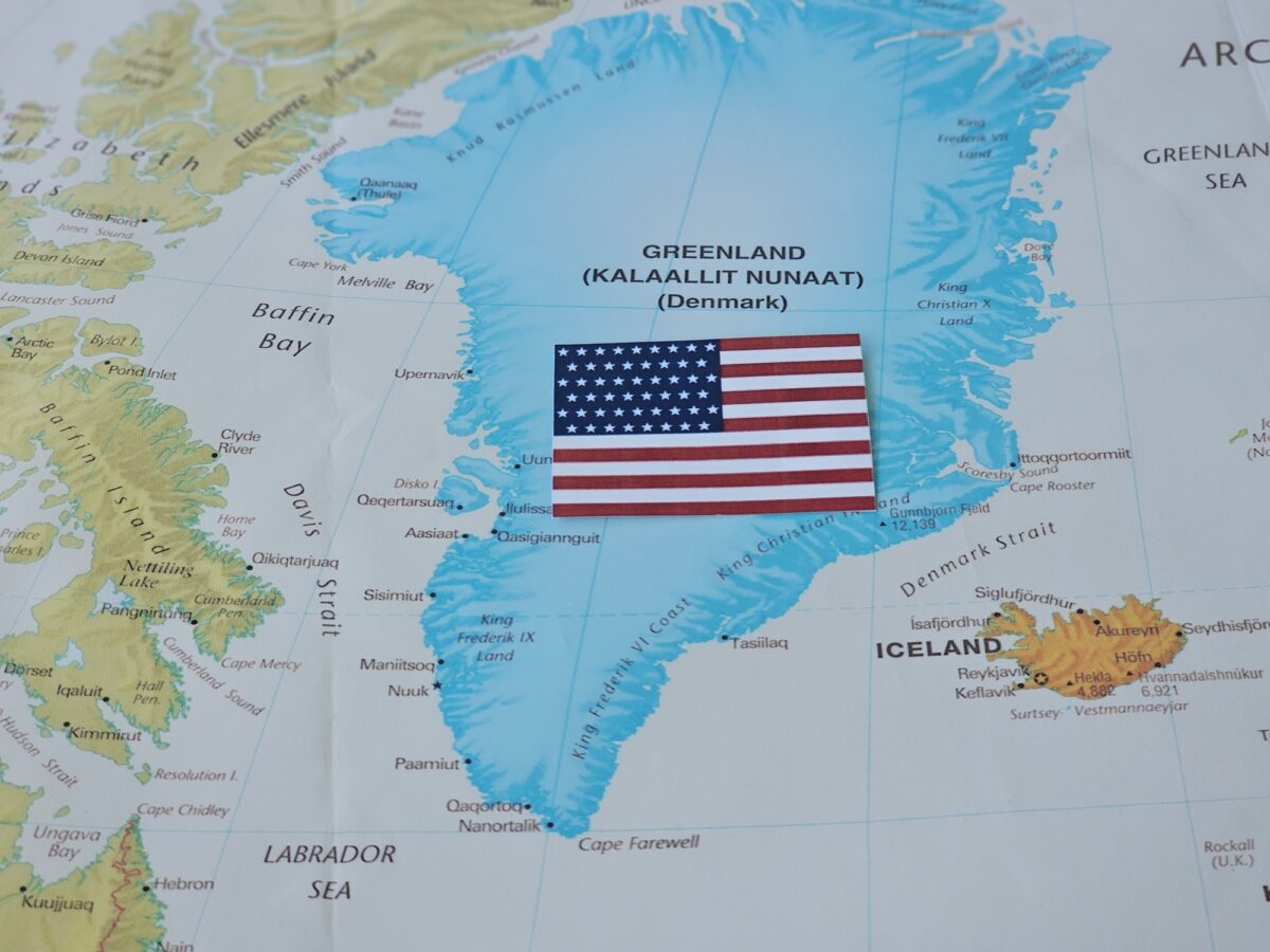 Trump vrea „acces total” la Groenlanda: Totul trece pe acolo