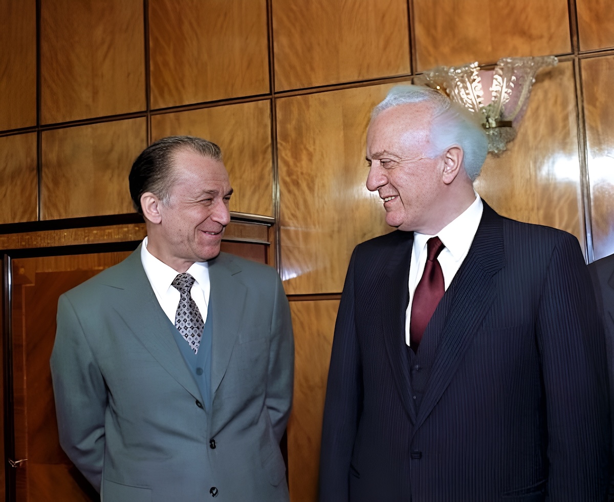 6 ianuarie 1990. Vizita lui Eduard Șevarnadze, ministrul de Externe al URSS. Primele precizări privind rolul în evenimentele din decembrie 1989