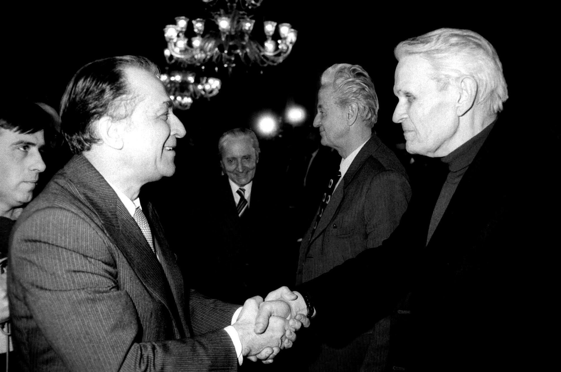 21 ianuarie 1990. Corneliu Coposu îi propune lui Ion Iliescu să candideze pe listele PNȚCD. Relatarea lui Ion Caramitru