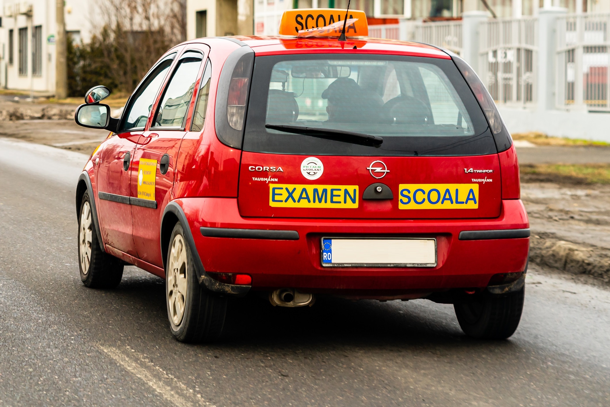 Obținerea permisului de conducere. Patru manevre vor deveni obligatorii la examenul practic