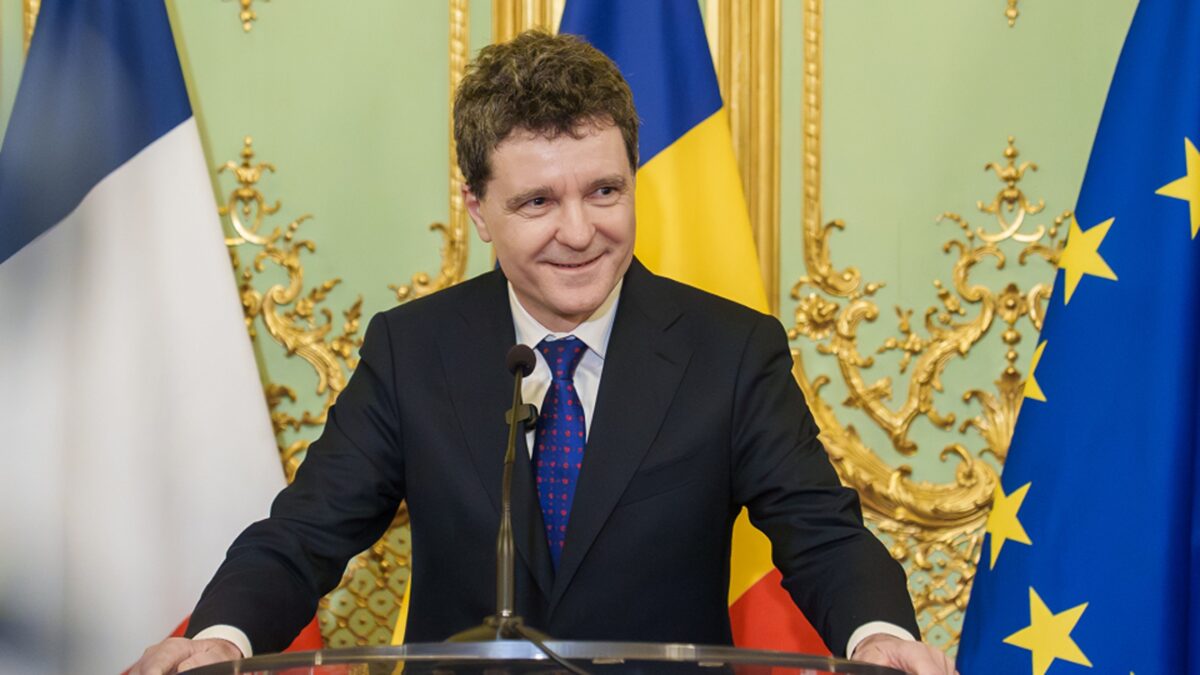 Nicușor Dan participă marți la reuniunea „Coaliţiei de Voinţă” la Paris