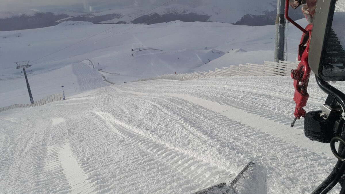 Zăpadă în Sinaia și la Poiana Brașov. Restricții și zone închise pentru turiști