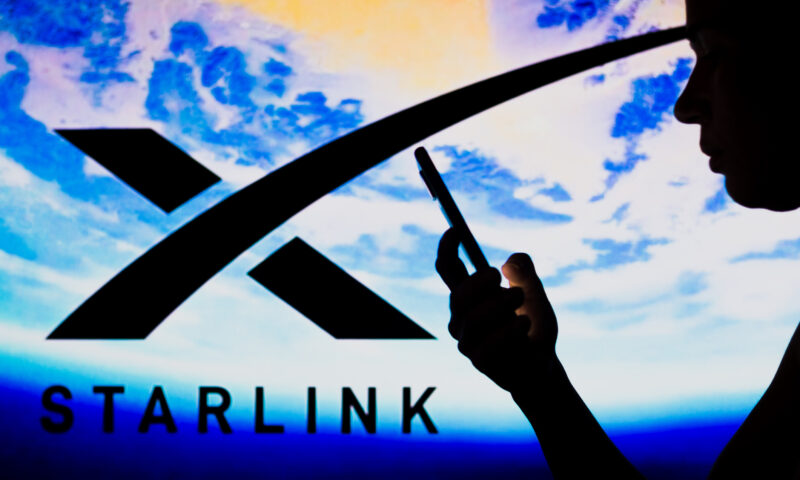 SpaceX continuă extinderea rețelei Starlink. Încă 24 de sateliți au fost trimiși pe orbită