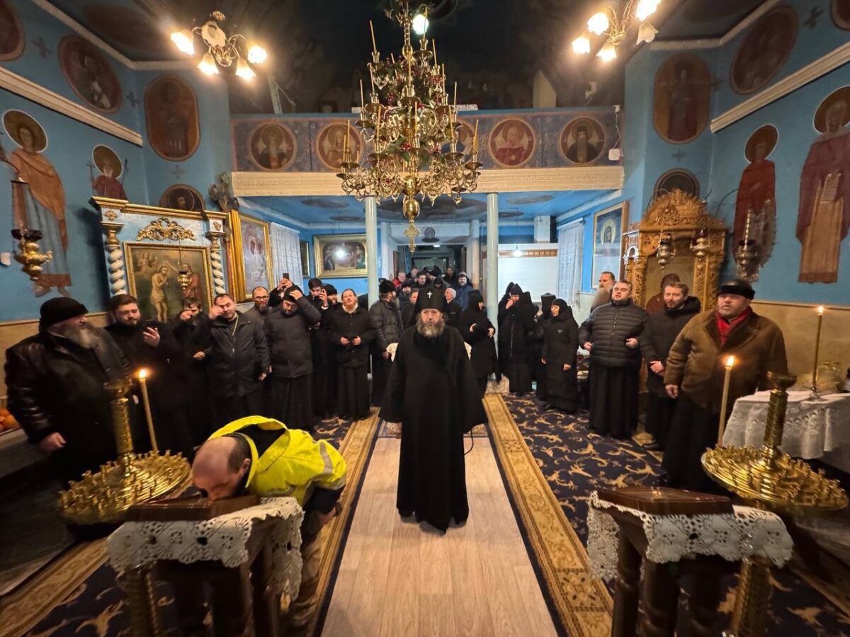 Scandalul politic de la biserica din Dereneu. Atac la guvernare, manipularea maselor şi poziţia Mitropoliei Moldovei