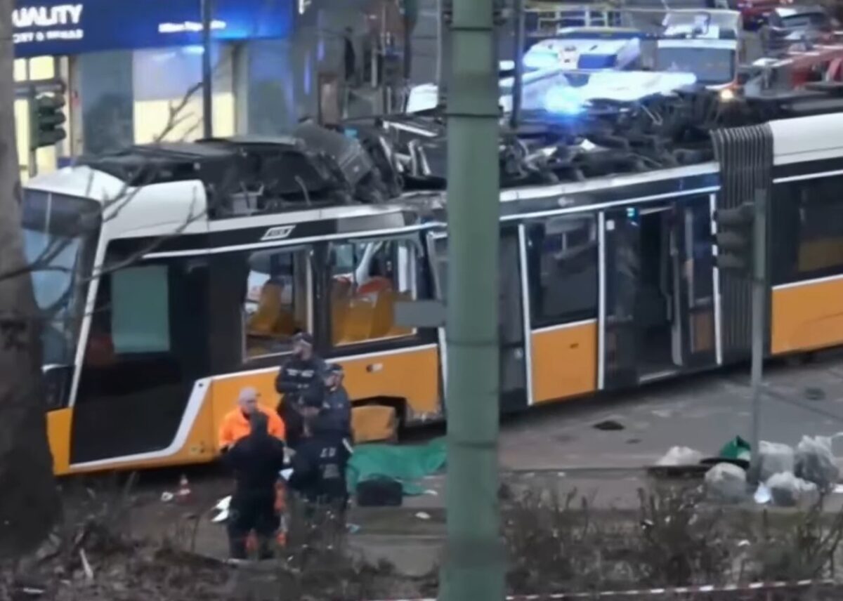 O persoană a murit, iar alte 39 au fost rănite, după ce un tramvai a deraiat în Milano 