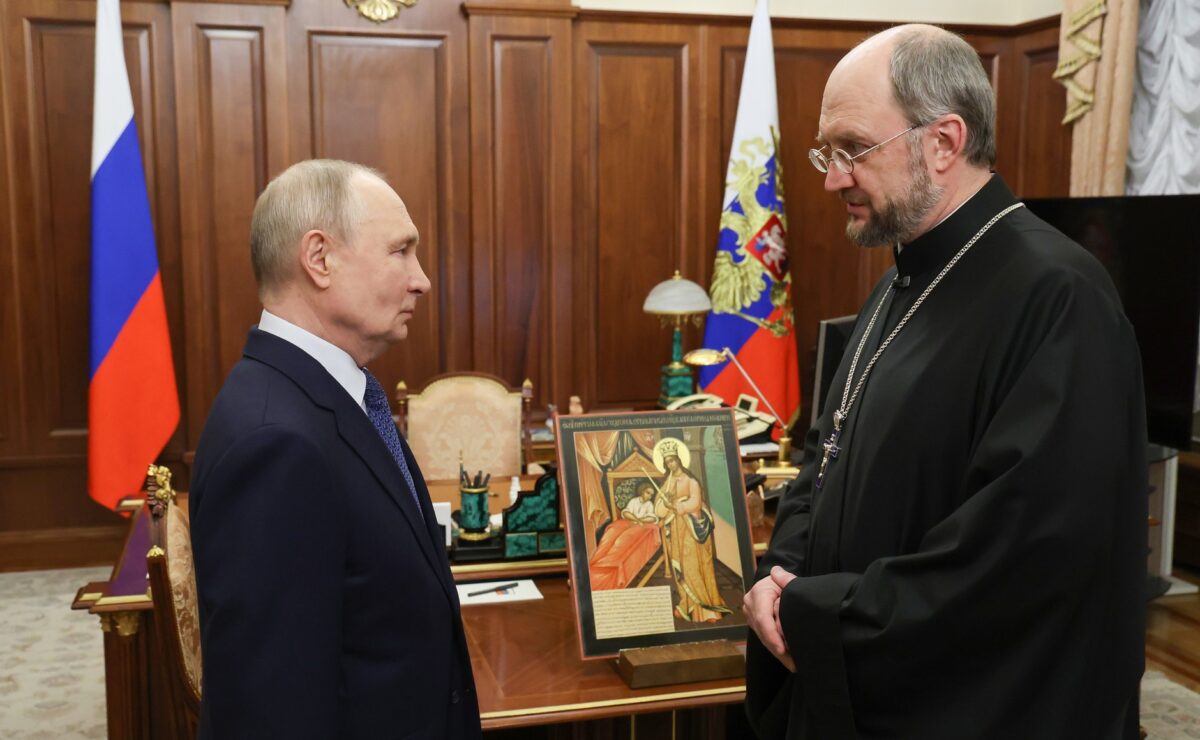 Putin a primit cadou icoana Maicii Domnului „Vindecătoarea”