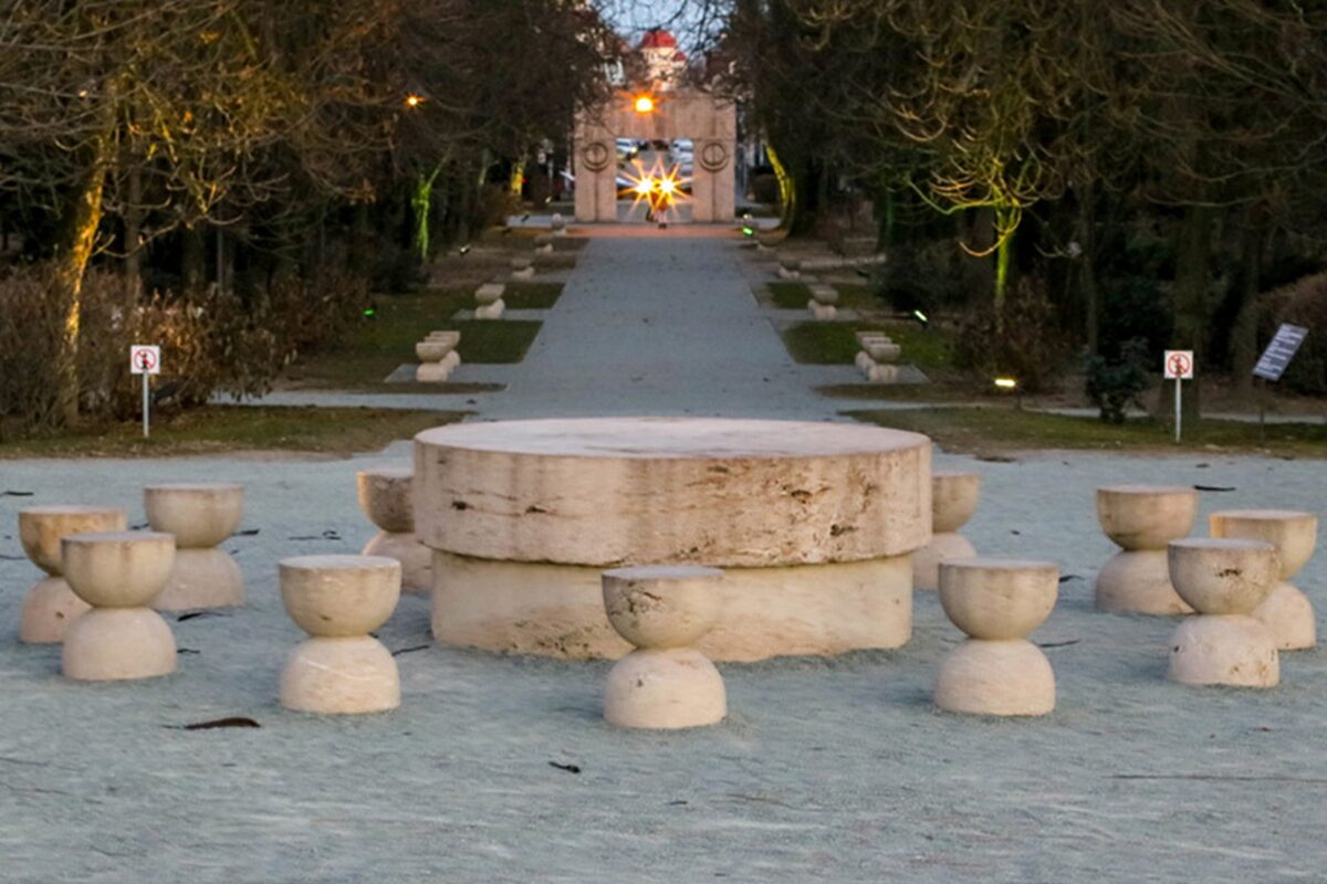 Amsamblul Brâncuși de la Târgiu Jiu, deteriorat. Autoritățile ar fi ascuns  incidentul