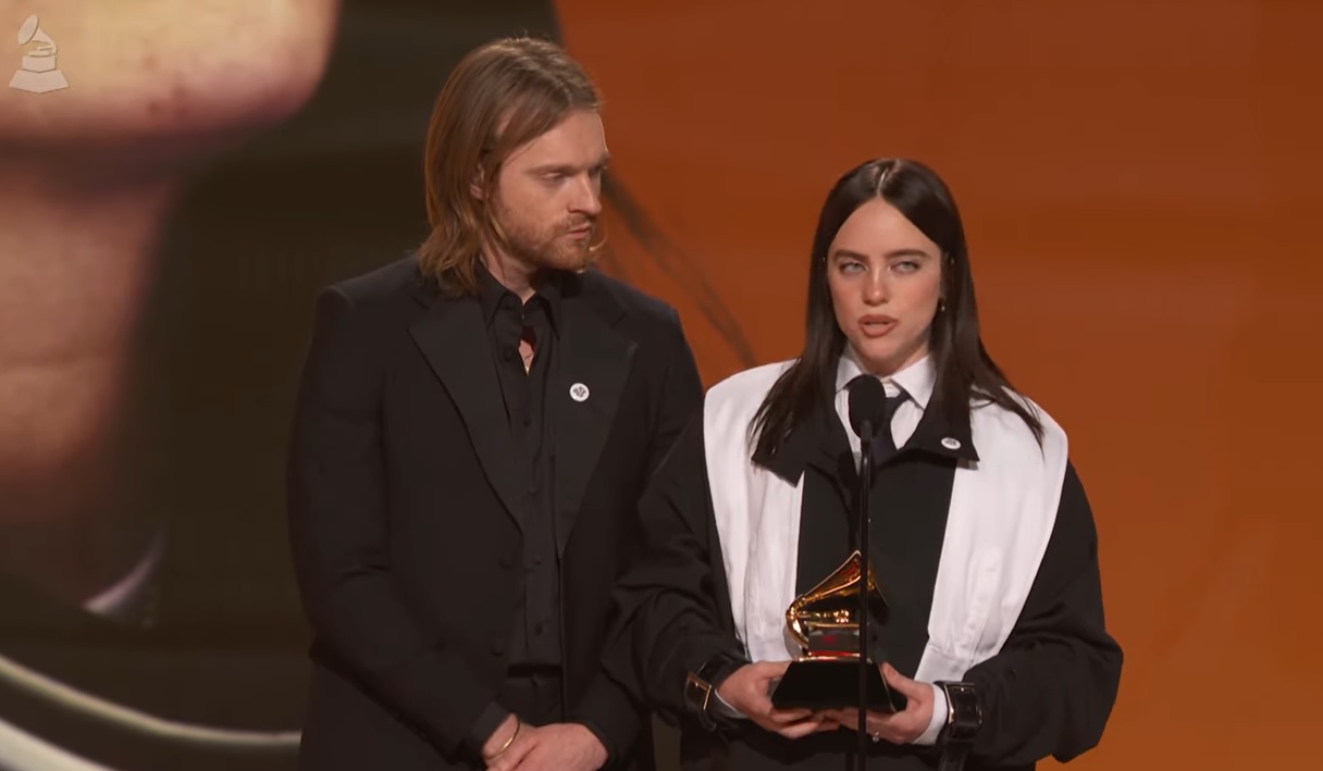 Billie Eilish, ironizată pentru declarațiile despre „pământ furat”. „Donați totul și plecați!”