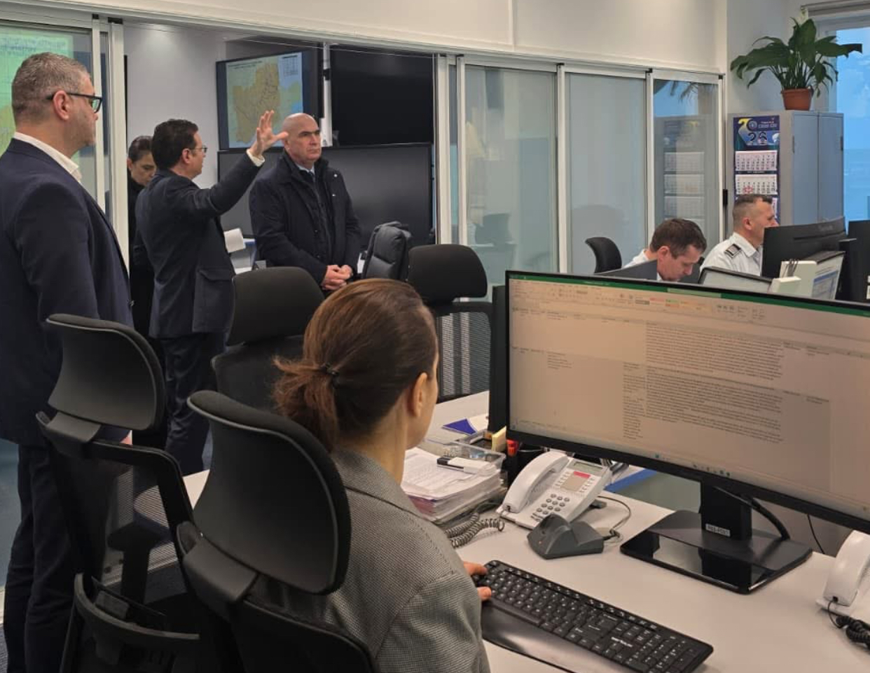 Bolojan, vizită-fulger la MAI pentru situația intervențiilor legate de vremea severă