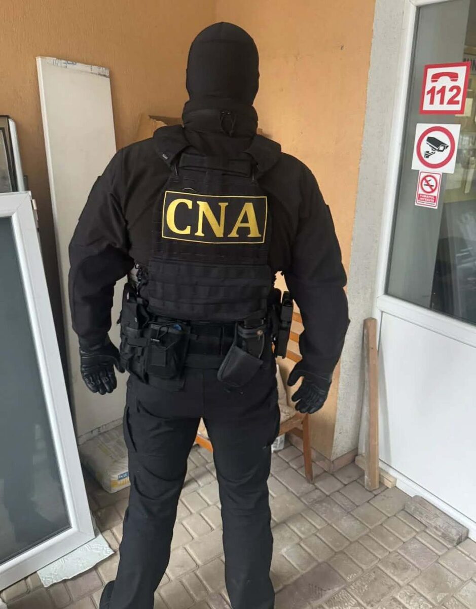 Asfalt mai subțire, bani mai mulți. Cinci reținuți în ancheta fondurilor europene pentru infrastructură. Video